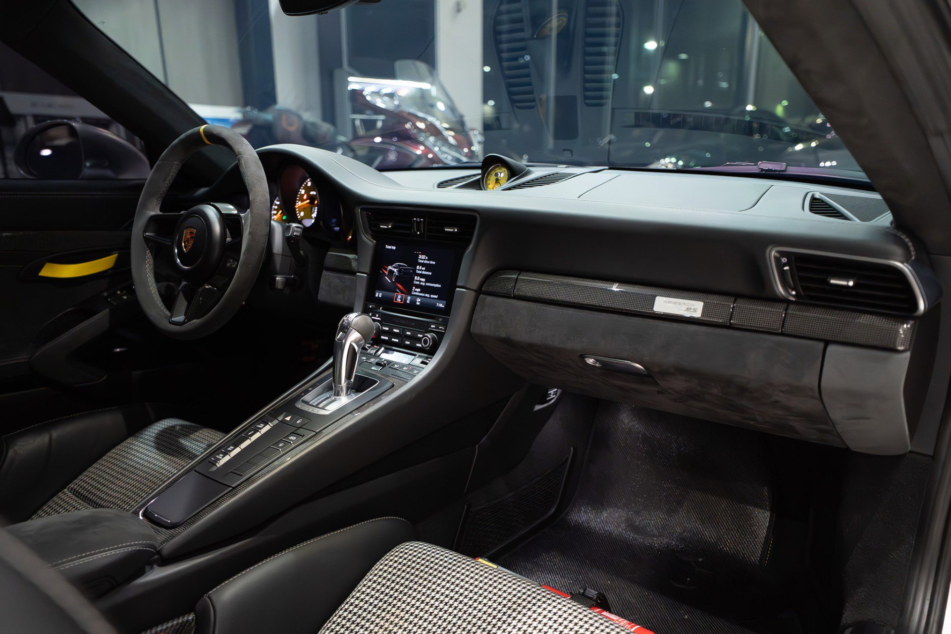 Used 2018 Porsche 911 GT2 RS image 33