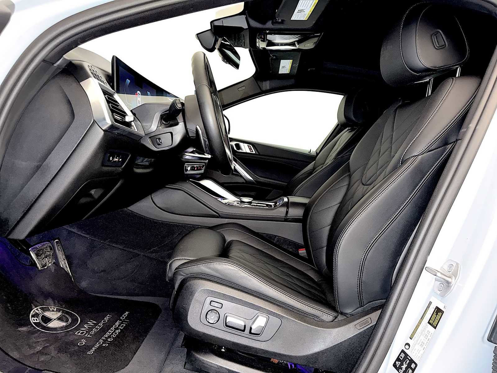 Used 2025 BMW X6 xDrive40i w/ Premium Package image 9
