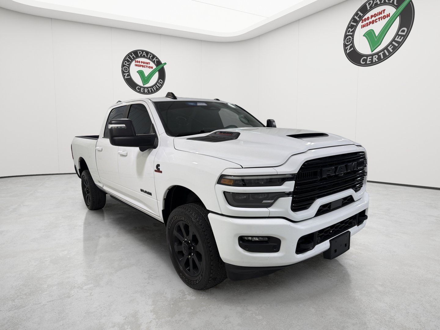 Used 2025 RAM 2500 Laramie AWD/4WD image 7