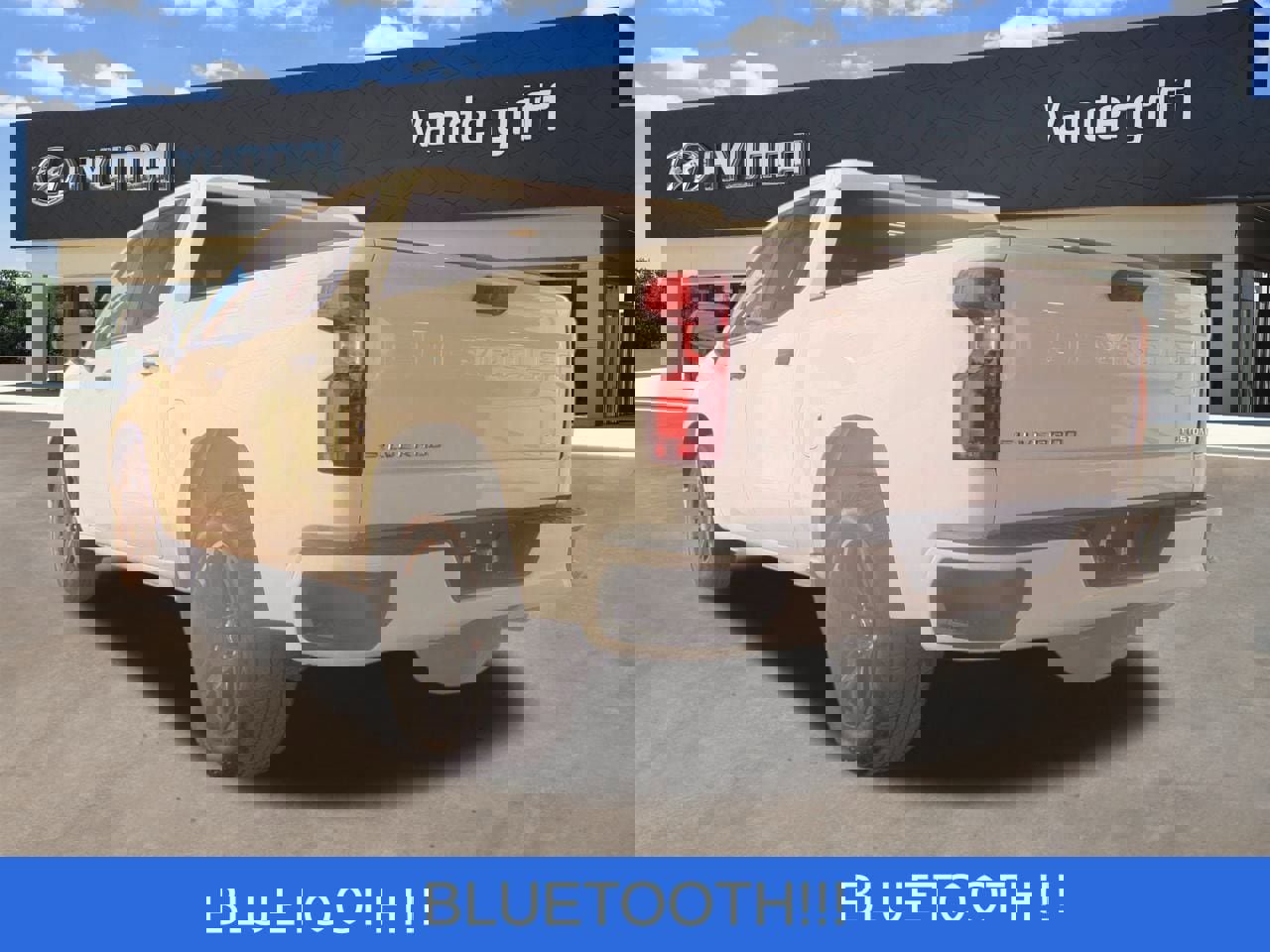 Used 2023 Chevrolet Silverado 1500 Custom image 2