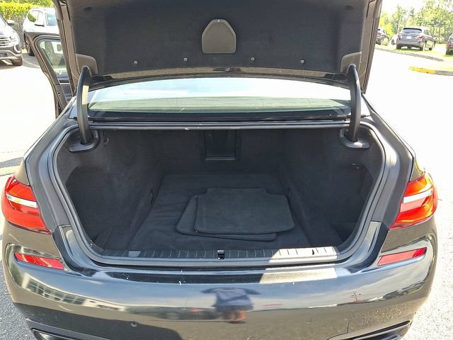 Used 2018 BMW 750i xDrive AWD/4WD image 28