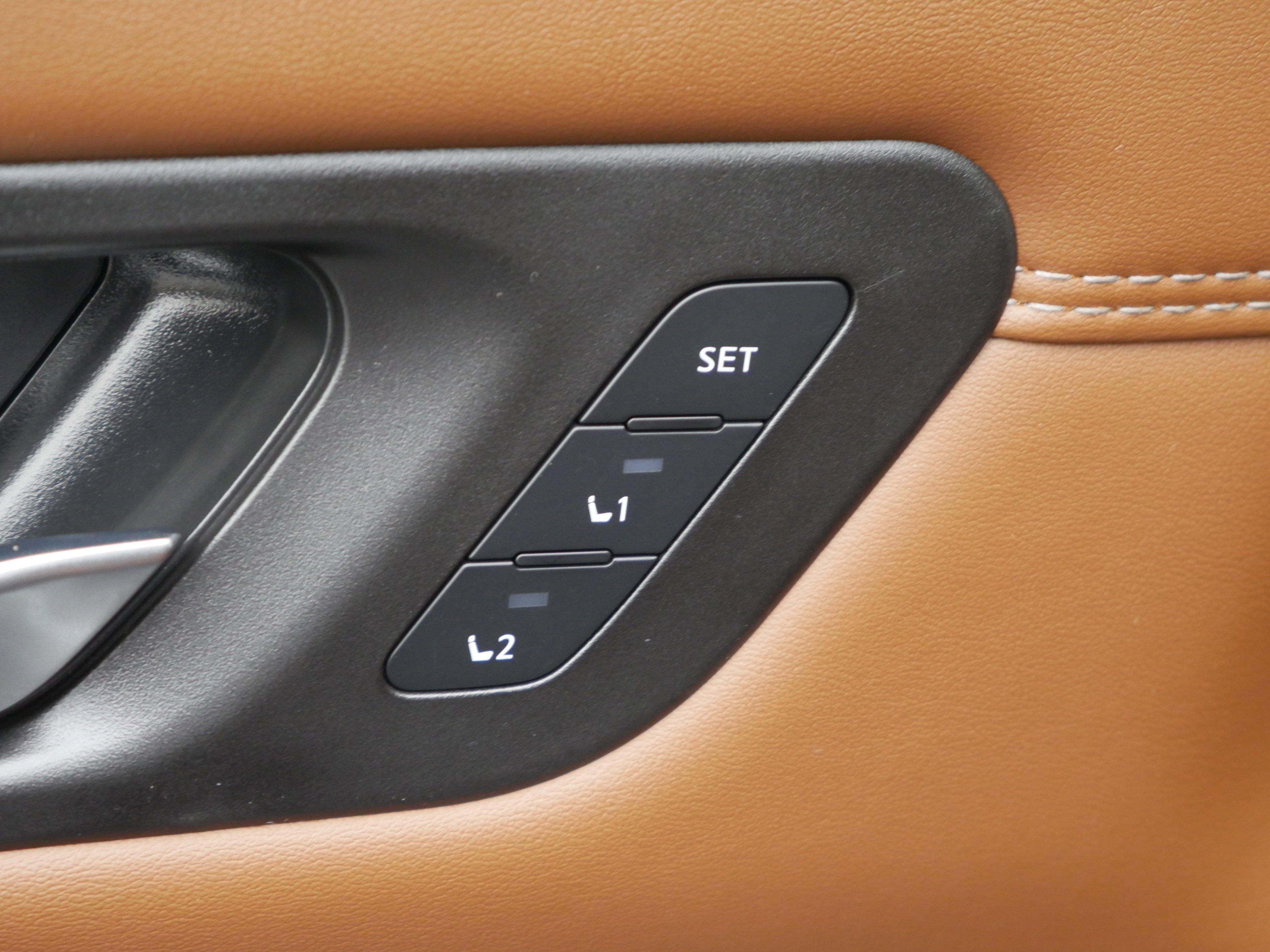 Certified 2025 Nissan Pathfinder Platinum w/ Cargo Package image 38