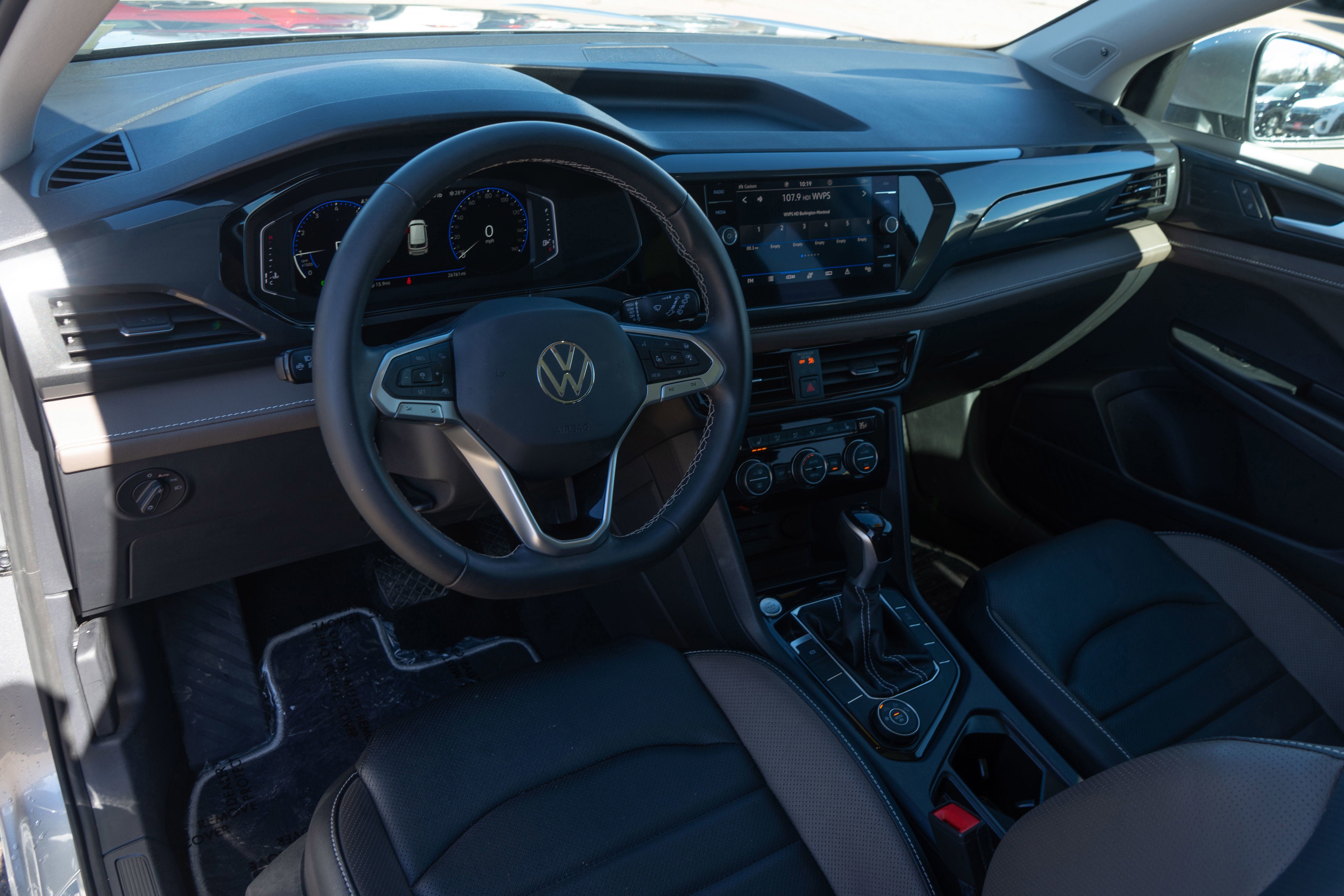Certified 2023 Volkswagen Taos SEL image 10