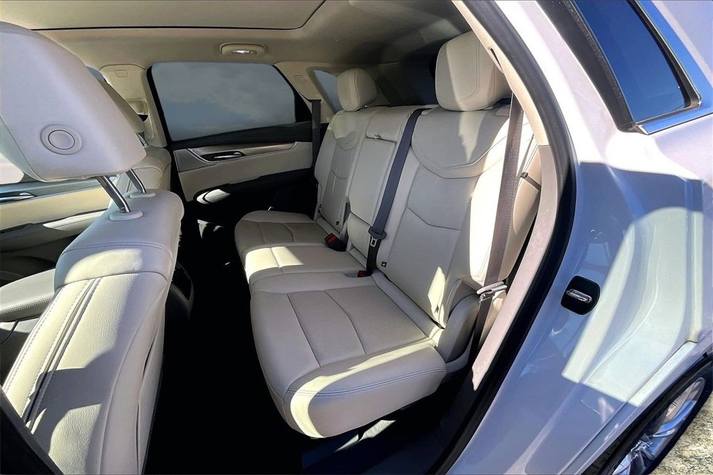 Certified 2022 Cadillac XT5 Premium Luxury image 22