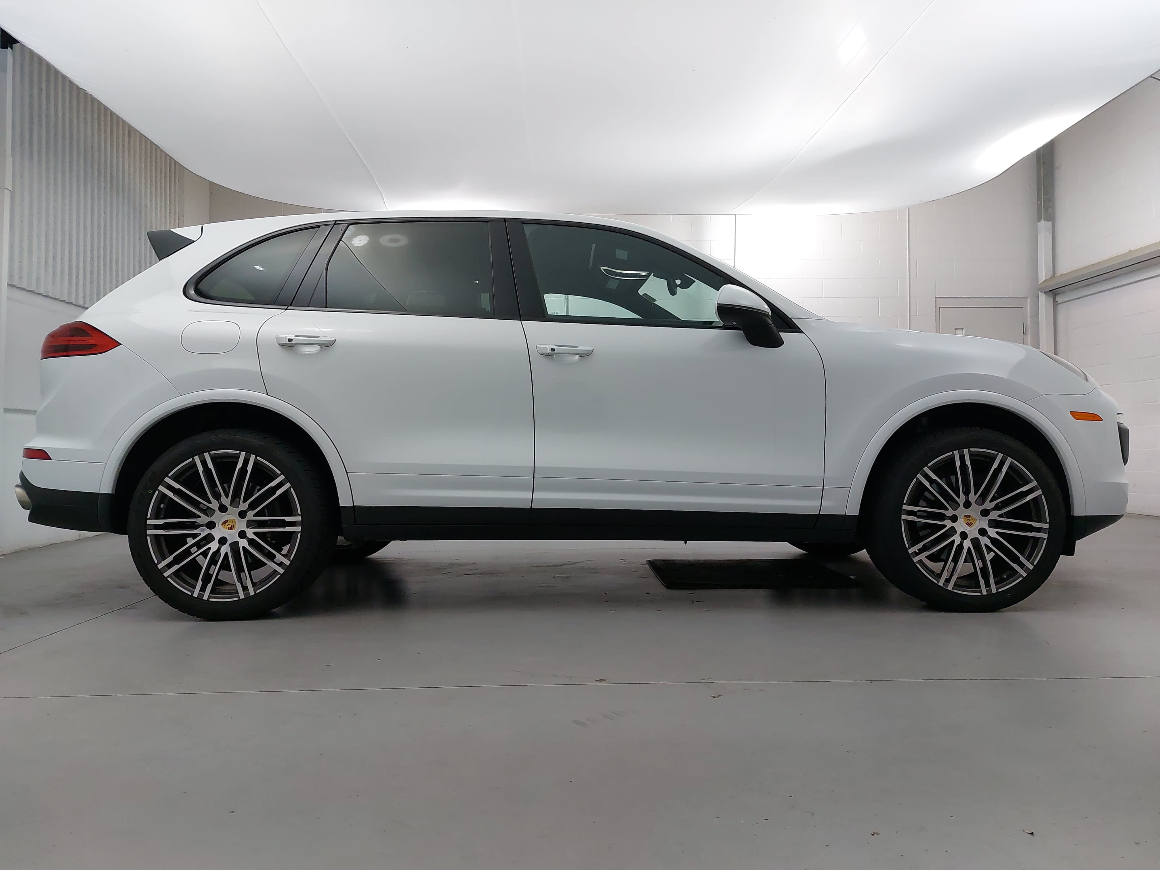 Used 2018 Porsche Cayenne Platinum Edition AWD/4WD image 8