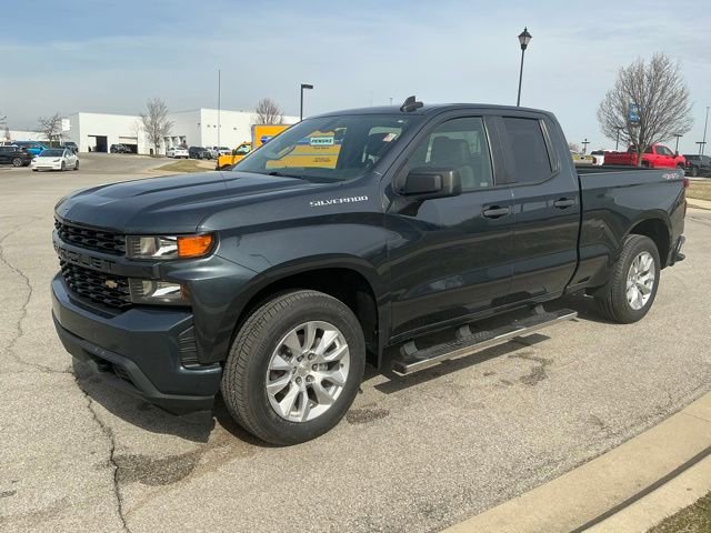 Used 2021 Chevrolet Silverado 1500 Custom image 3
