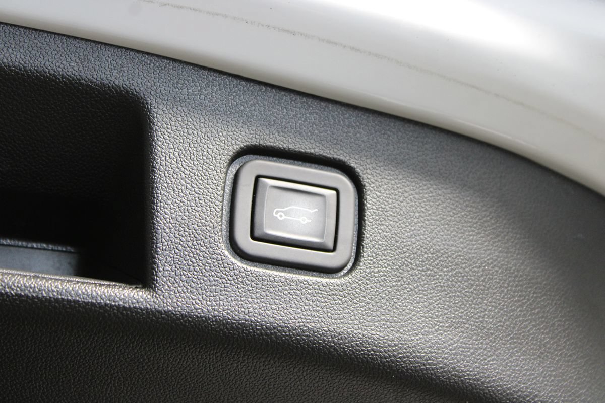 Used 2024 Chevrolet Blazer EV LT AWD/4WD image 27