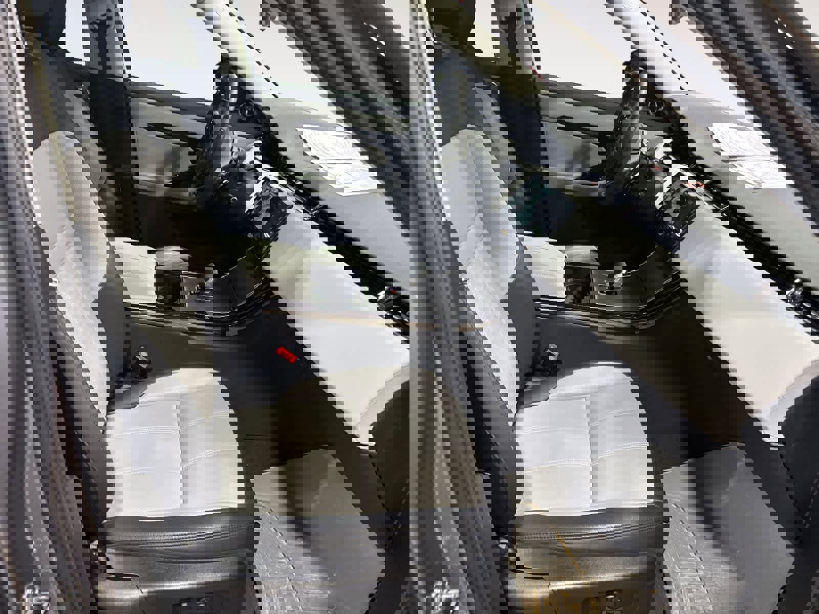 Used 2024 Land Rover Range Rover Evoque Dynamic SE image 16