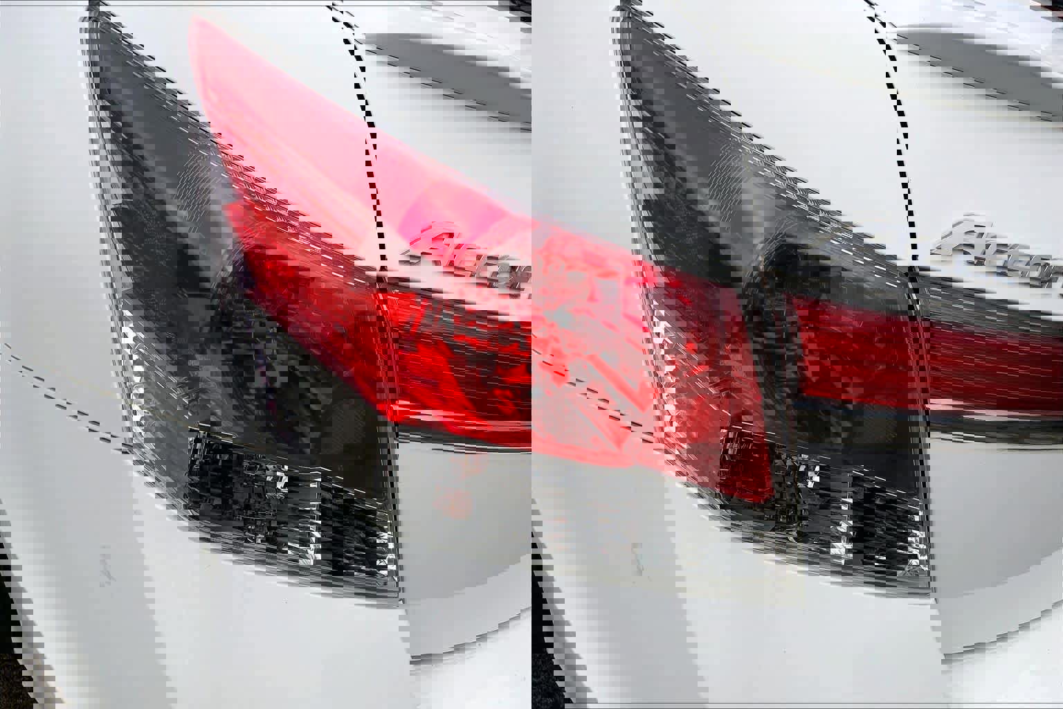 Used 2011 Honda Accord EX-L image 25