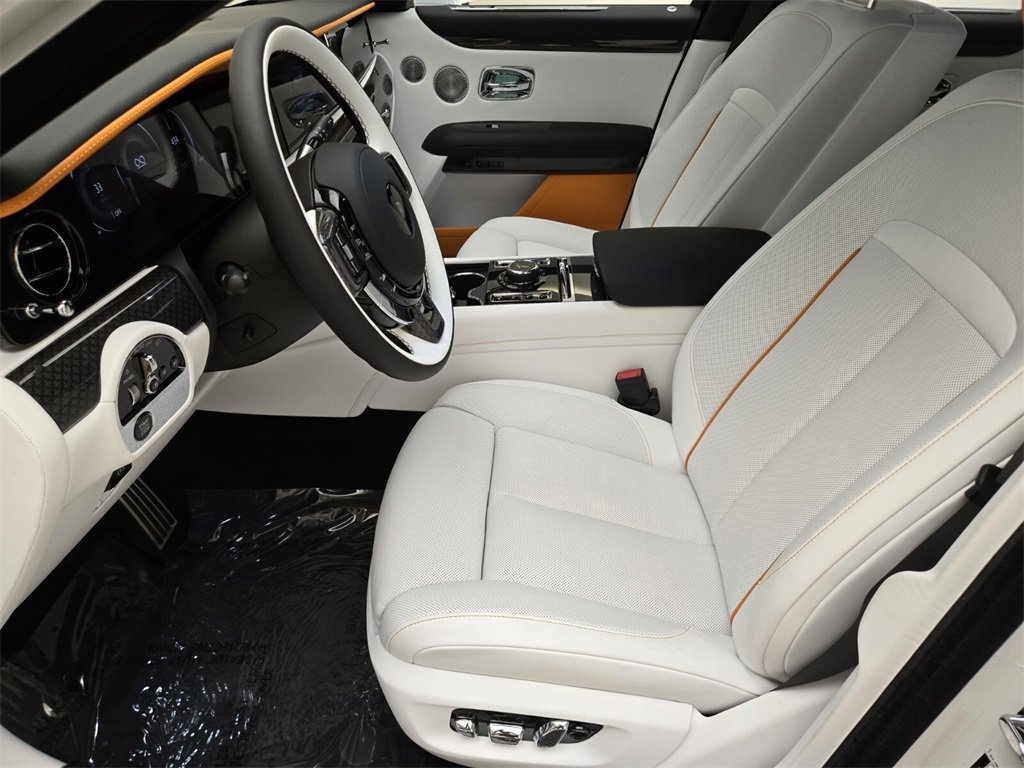 New 2025 Rolls-Royce Ghost Black Badge image 18