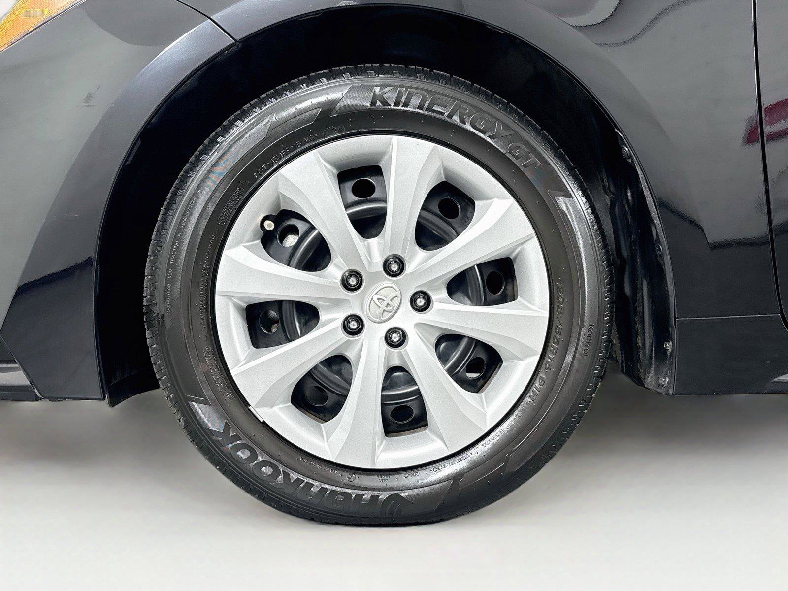 Certified 2025 Toyota Corolla LE w/ Convenience Package FWD image 39