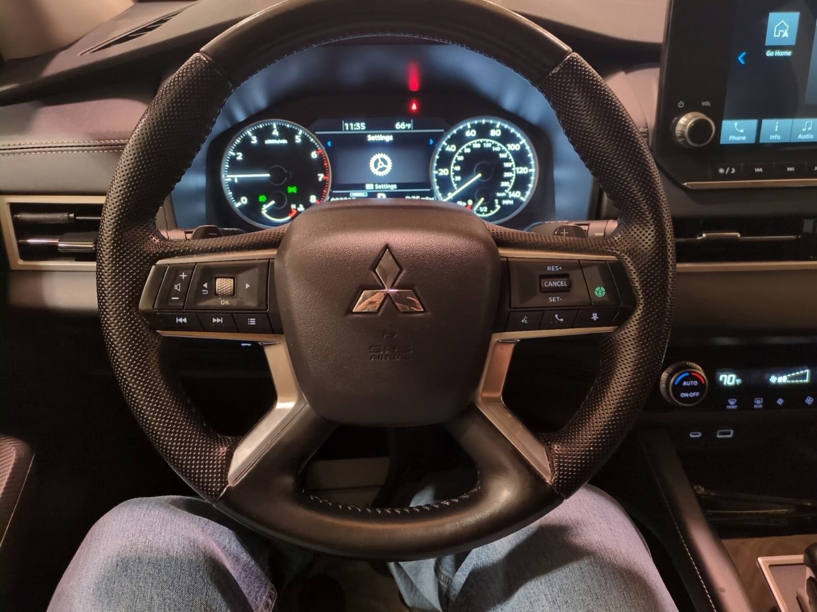 Used 2023 Mitsubishi Outlander SE AWD/4WD image 23