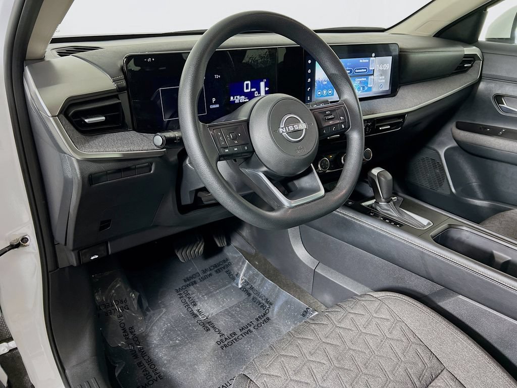 Used 2025 Nissan Kicks SV AWD/4WD image 9