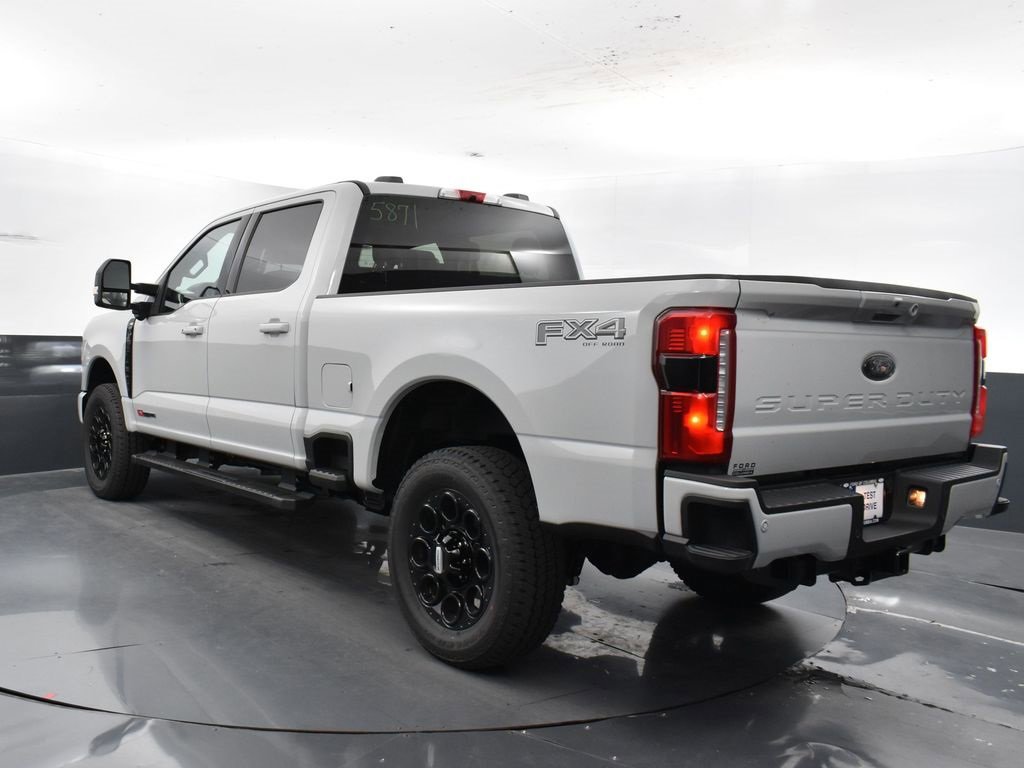 New 2025 Ford F350 XLT w/ Black Appearance Package image 8