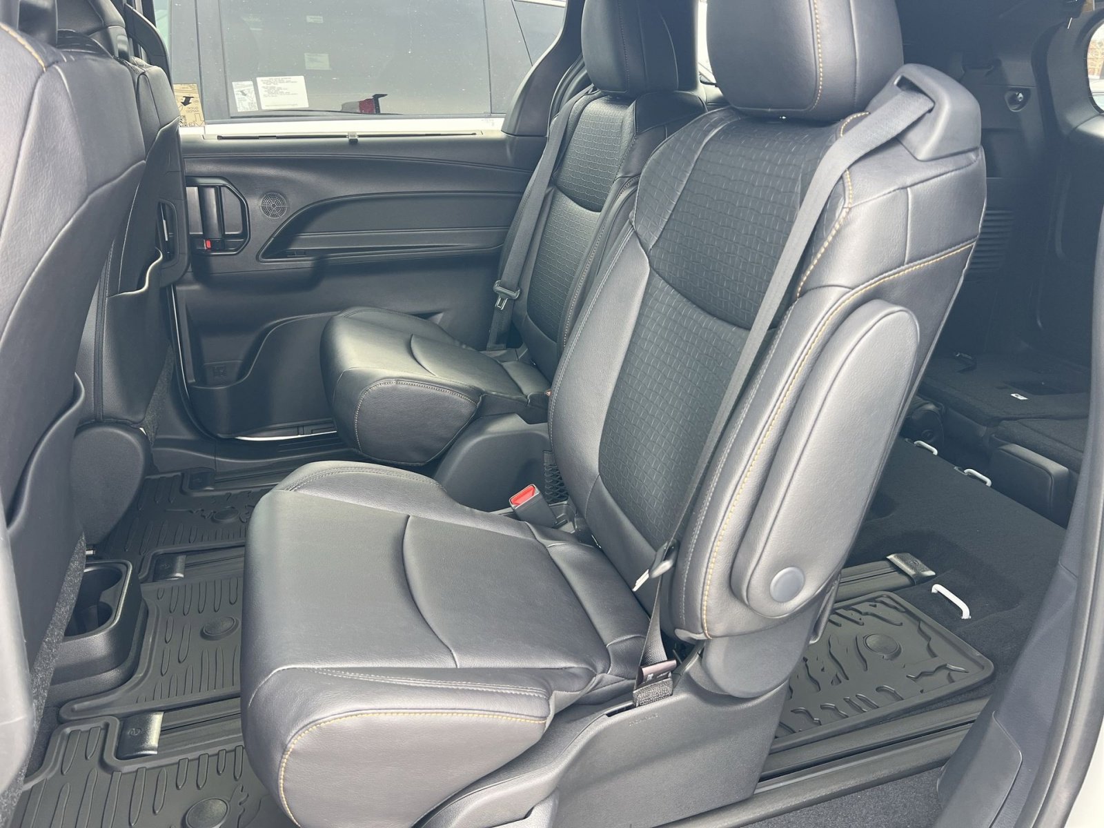 New 2026 Toyota Sienna XLE Woodland Edition image 19