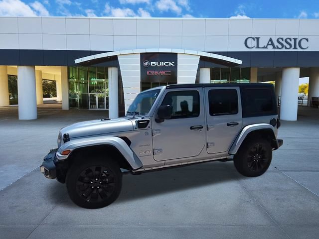 Used 2023 Jeep Wrangler Unlimited Sahara AWD/4WD image 4