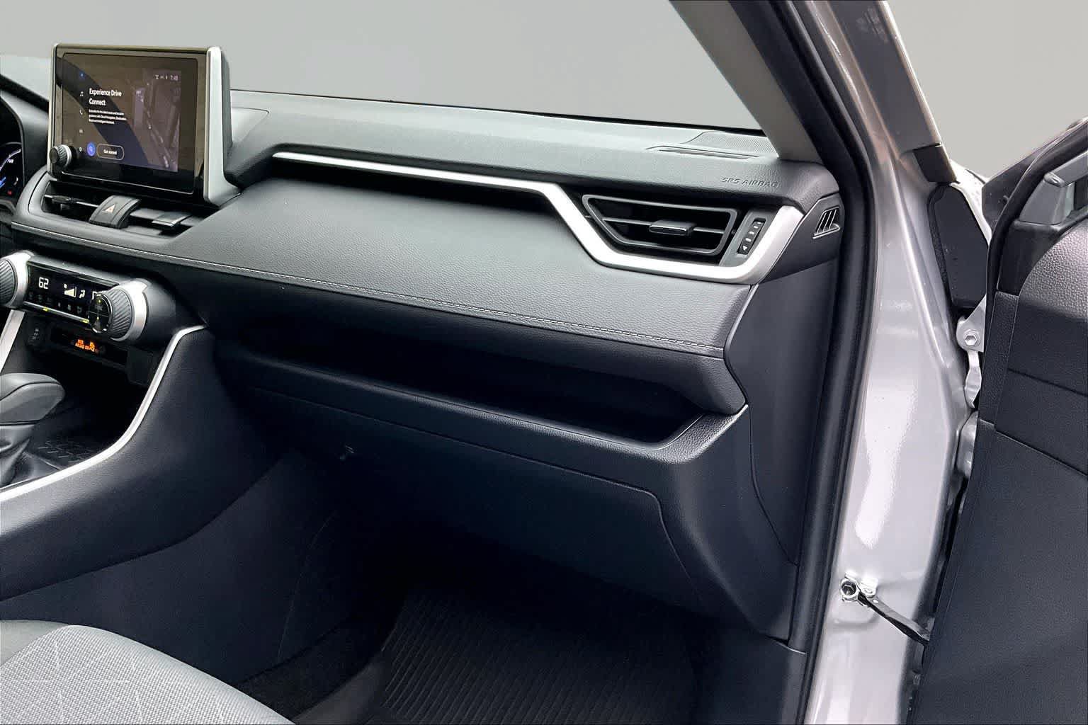 Certified 2025 Toyota RAV4 XLE AWD/4WD image 19