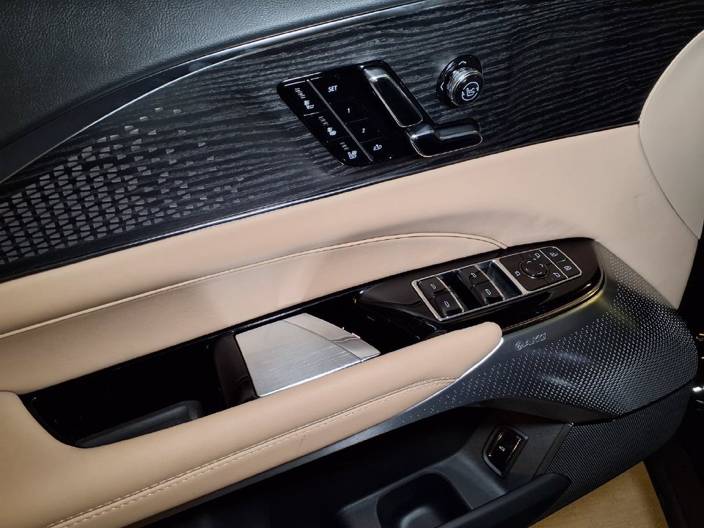 New 2026 Cadillac Lyriq Signature Luxury w/ Nappa Leather Package RWD image 16