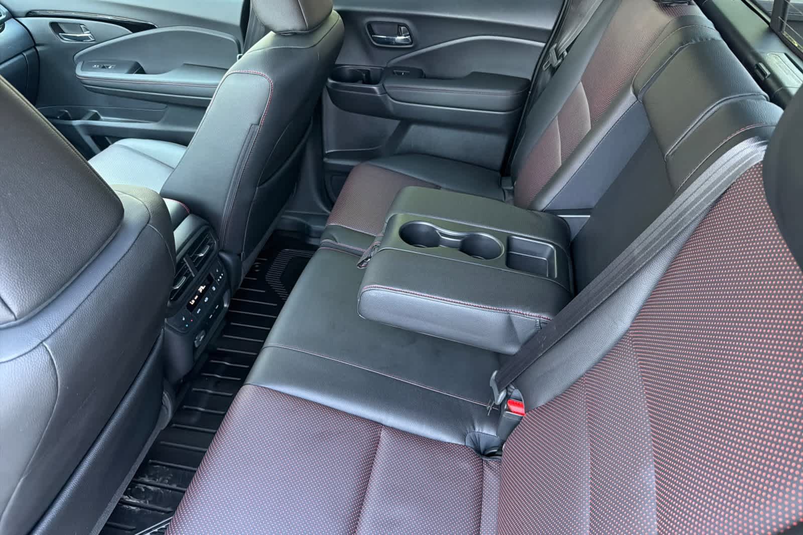New 2026 Honda Ridgeline Black Edition image 4