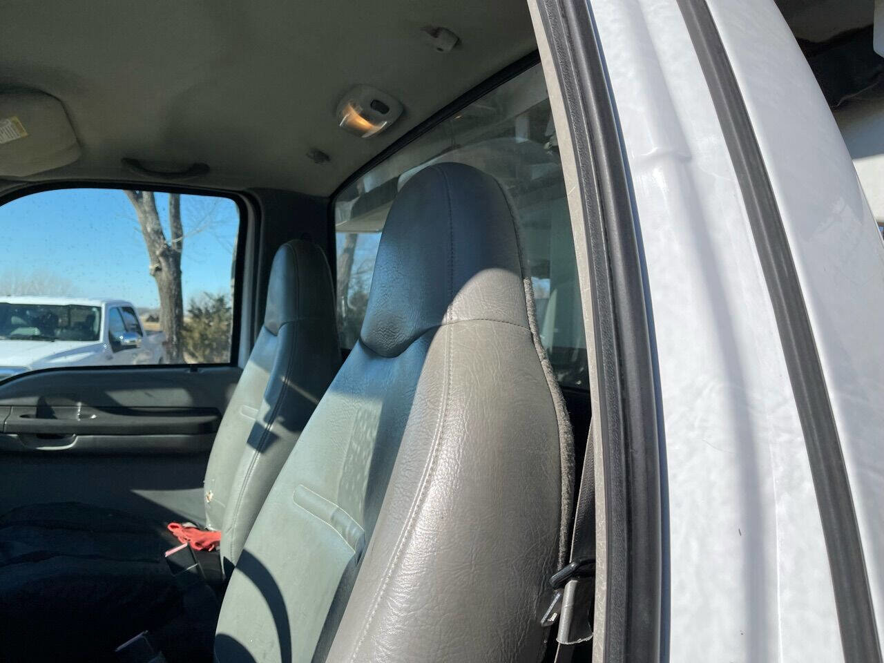 Used 2002 Ford F450 2WD Regular Cab Super Duty image 16