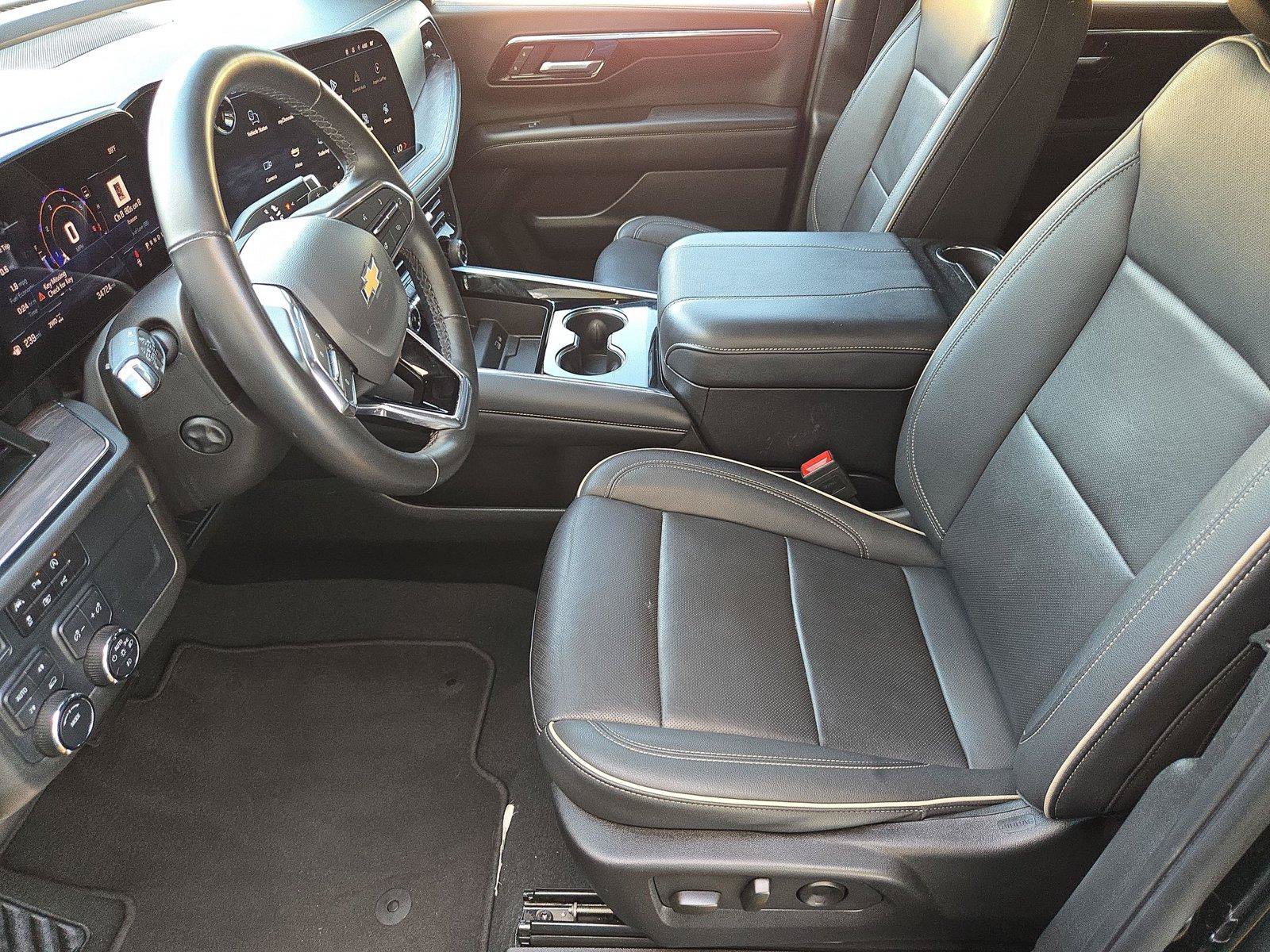 Used 2025 Chevrolet Tahoe Premier AWD/4WD image 10