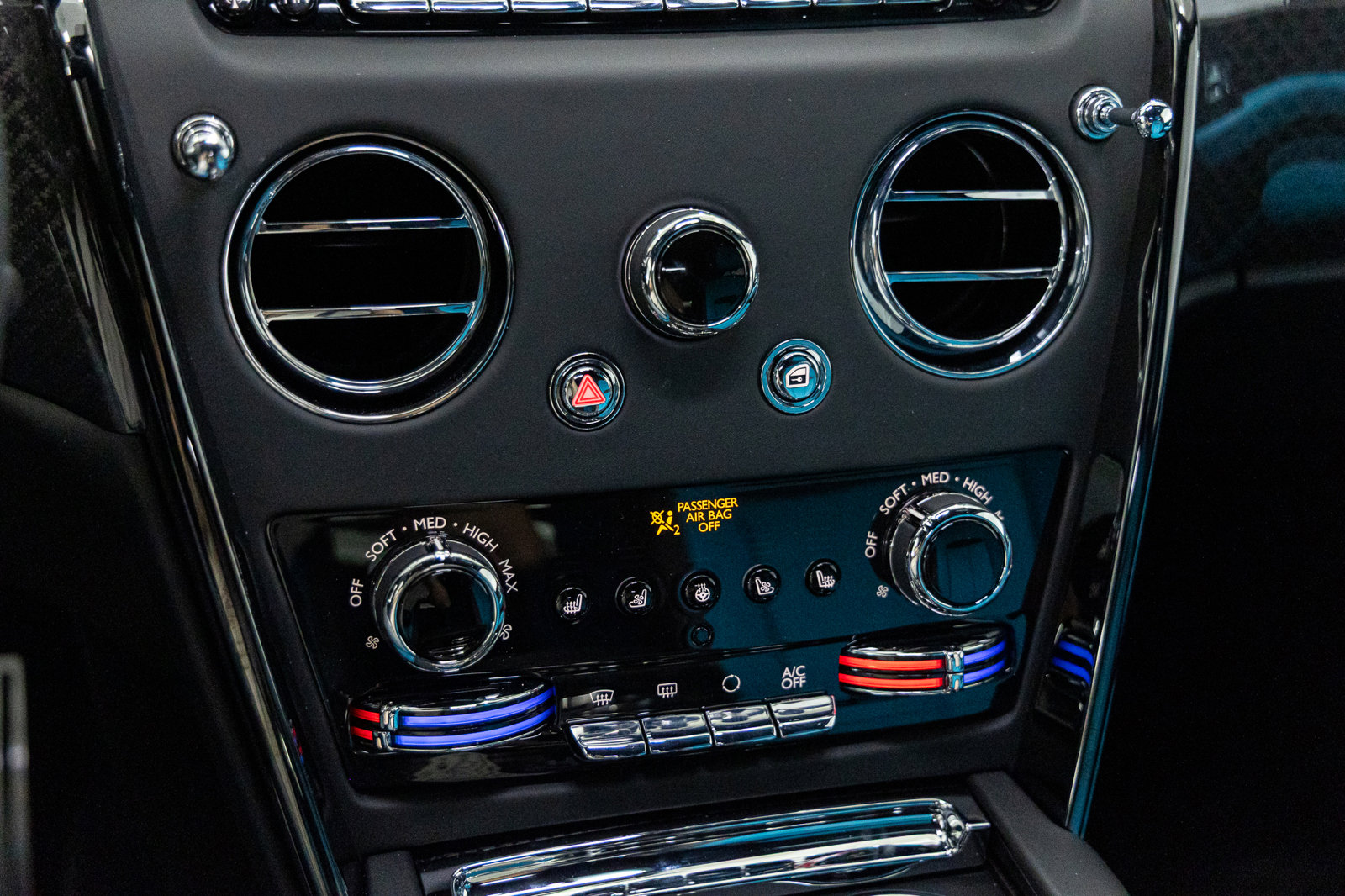 Certified 2026 Rolls-Royce Cullinan Black Badge image 42