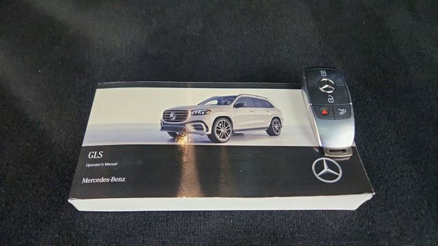 Used 2025 Mercedes-Benz GLS 450 4MATIC image 70