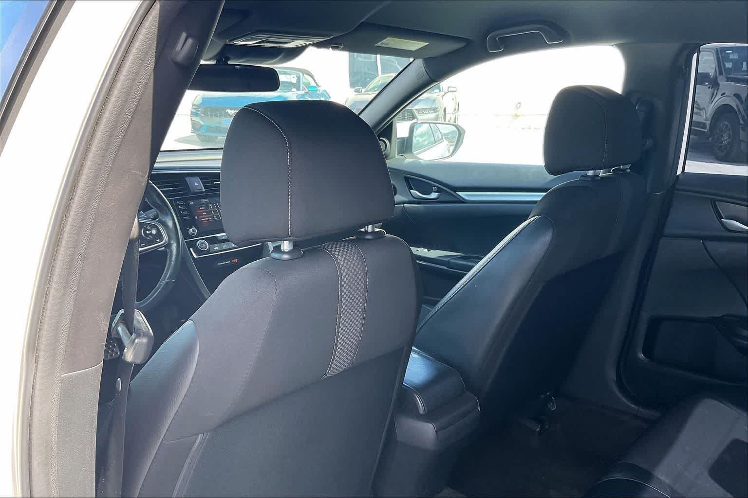 Used 2019 Honda Civic Sport image 12
