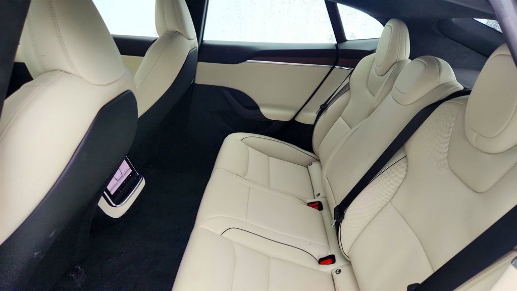 Used 2021 Tesla Model S Plaid image 24