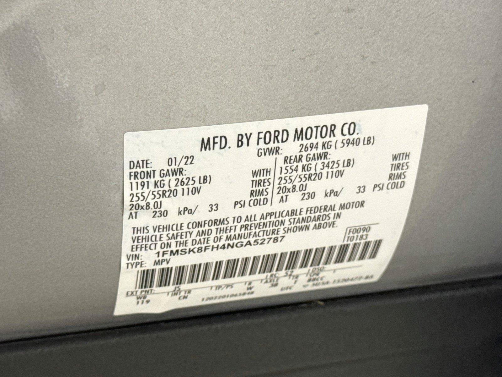 Used 2022 Ford Explorer Limited w/ Equipment Group 301A AWD/4WD image 32