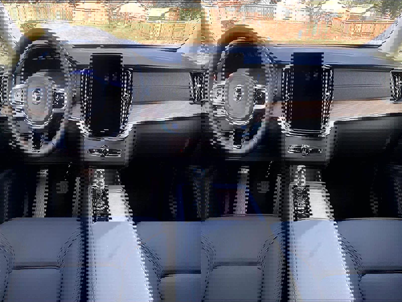 New 2026 Volvo XC90 B5 Plus w/ Protection Package image 7