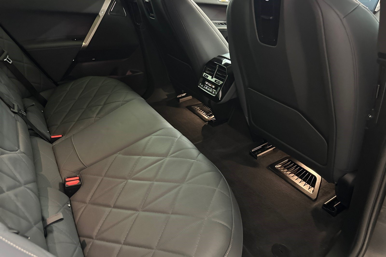 Certified 2024 BMW iX M60 AWD/4WD image 31