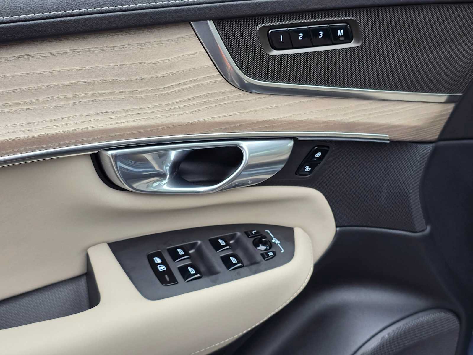 New 2026 Volvo XC90 B6 Core AWD/4WD image 24