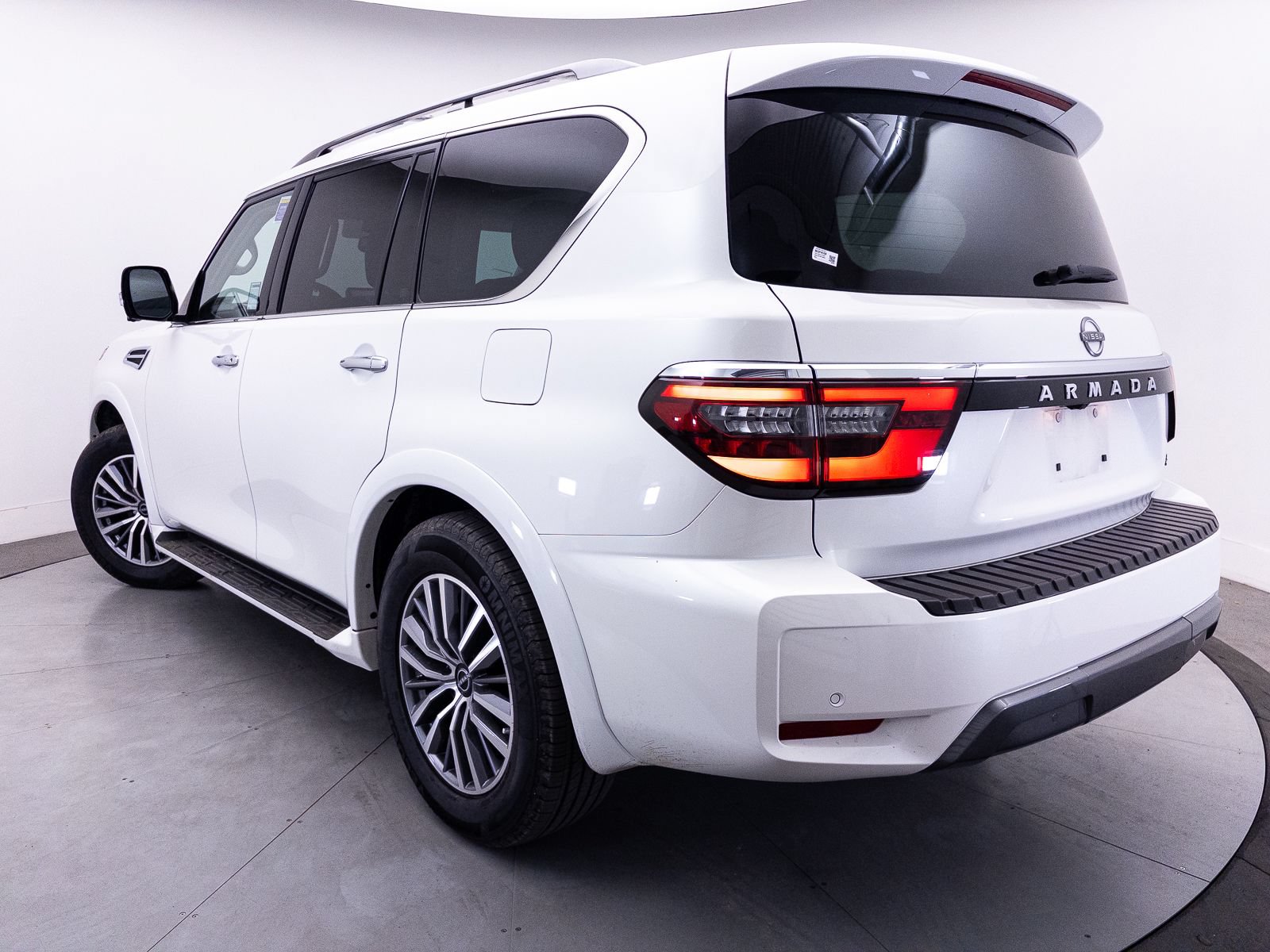Used 2023 Nissan Armada SL w/ Cargo Package RWD image 4