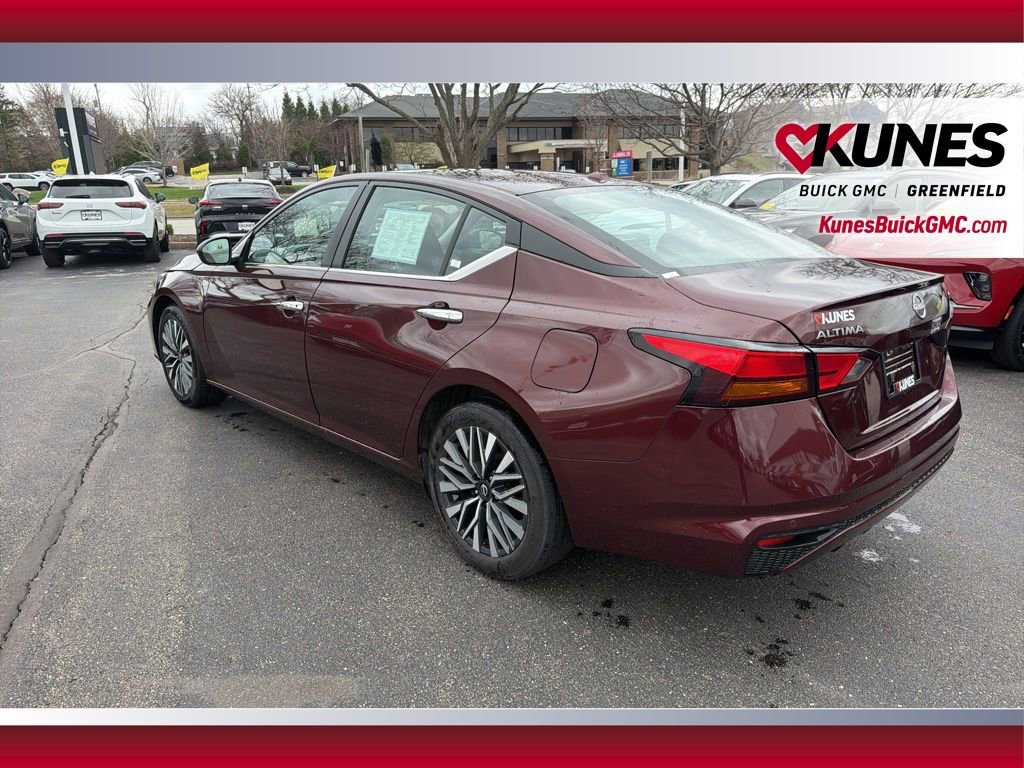 Used 2024 Nissan Altima 2.5 SV image 6