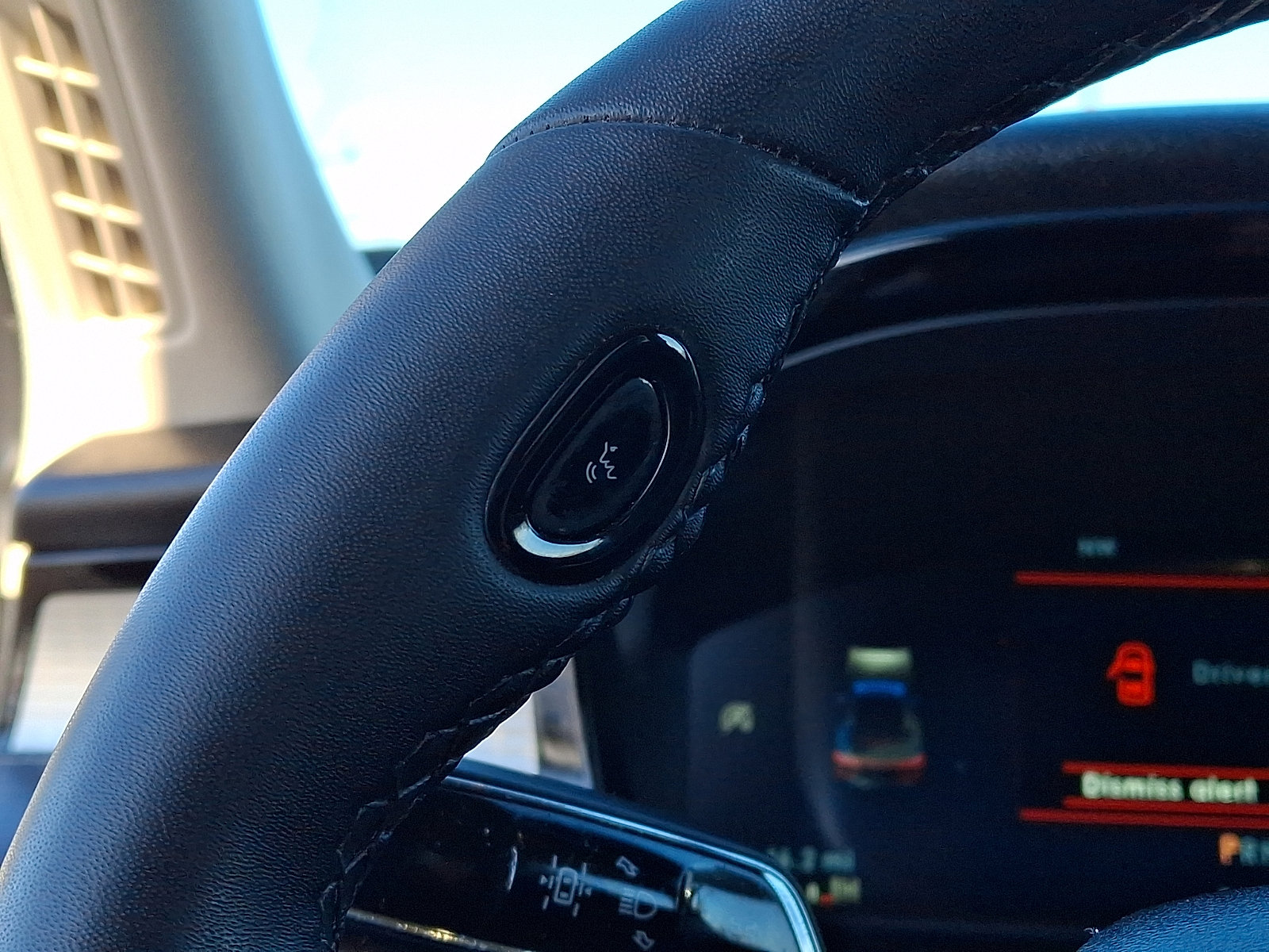 Certified 2023 Lincoln Corsair AWD image 22