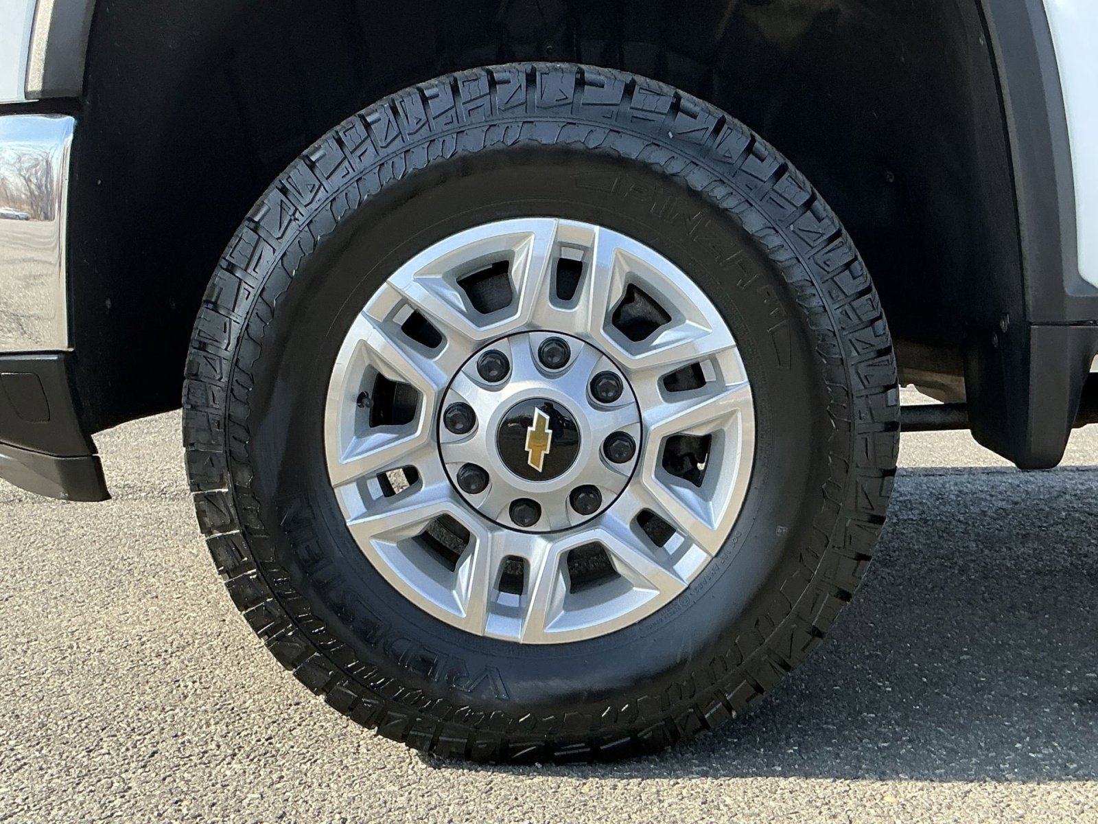 Used 2025 Chevrolet Silverado 2500 LT w/ Convenience Package image 20