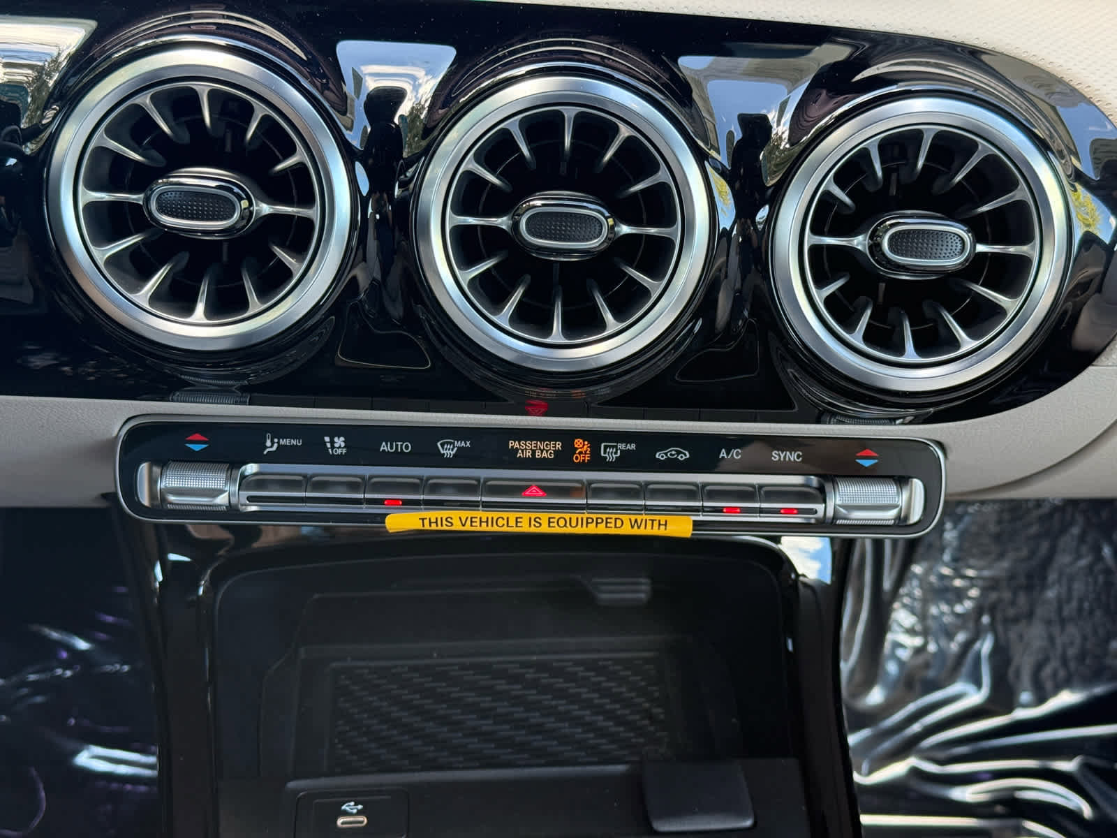 Used 2025 Mercedes-Benz CLA 250 4MATIC image 19