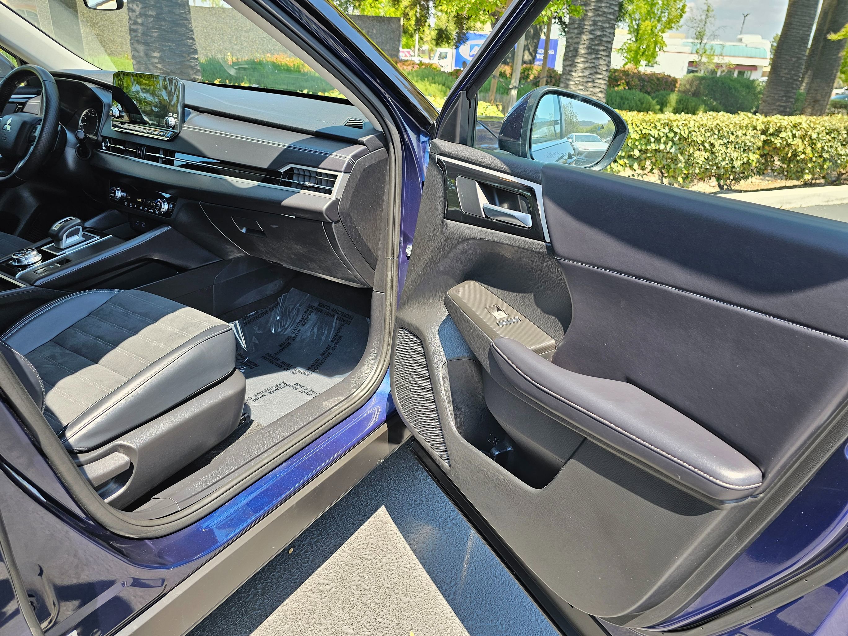 Used 2024 Mitsubishi Outlander SE Black Edition image 30