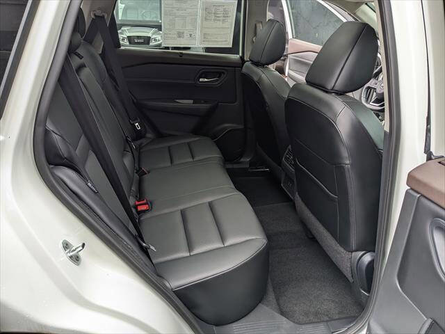 Used 2023 Nissan Rogue SV w/ SV Premium B Package AWD/4WD image 18