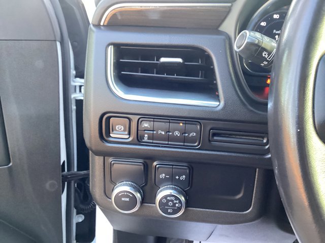 Used 2022 GMC Yukon XL SLE image 18