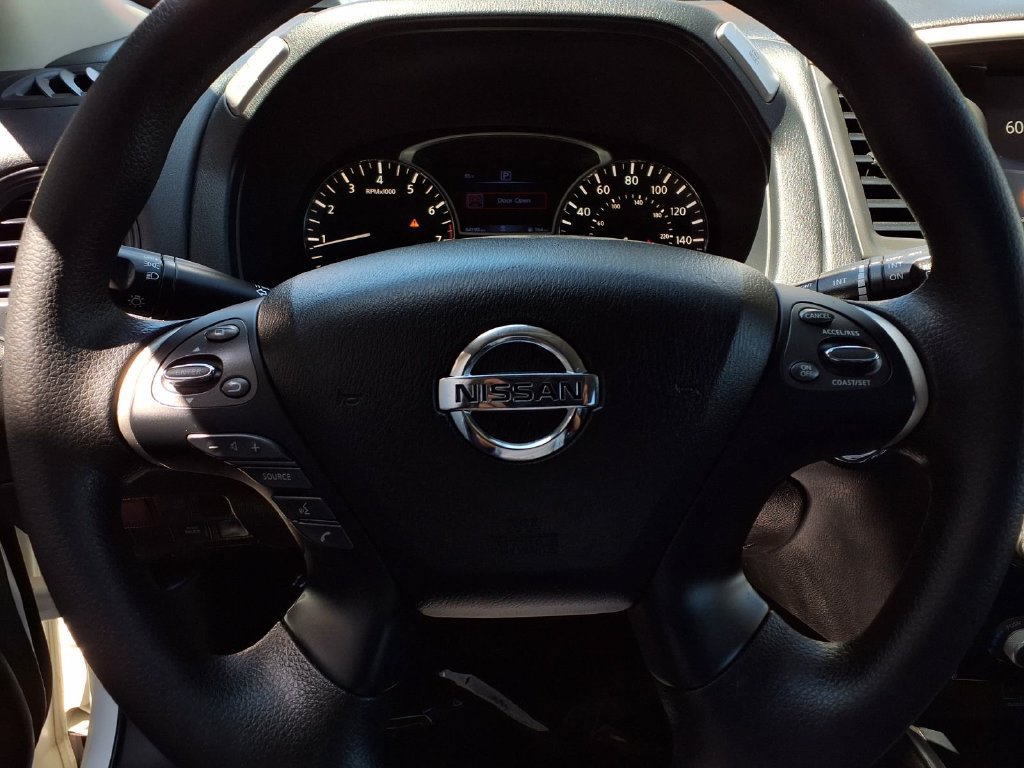 Used 2020 Nissan Pathfinder S FWD image 13