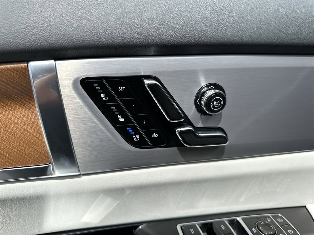 New 2026 Cadillac Vistiq Sport image 12