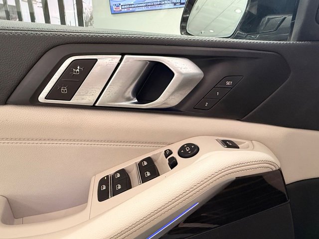 Used 2020 BMW X5 xDrive40i w/ Premium Package AWD/4WD image 17