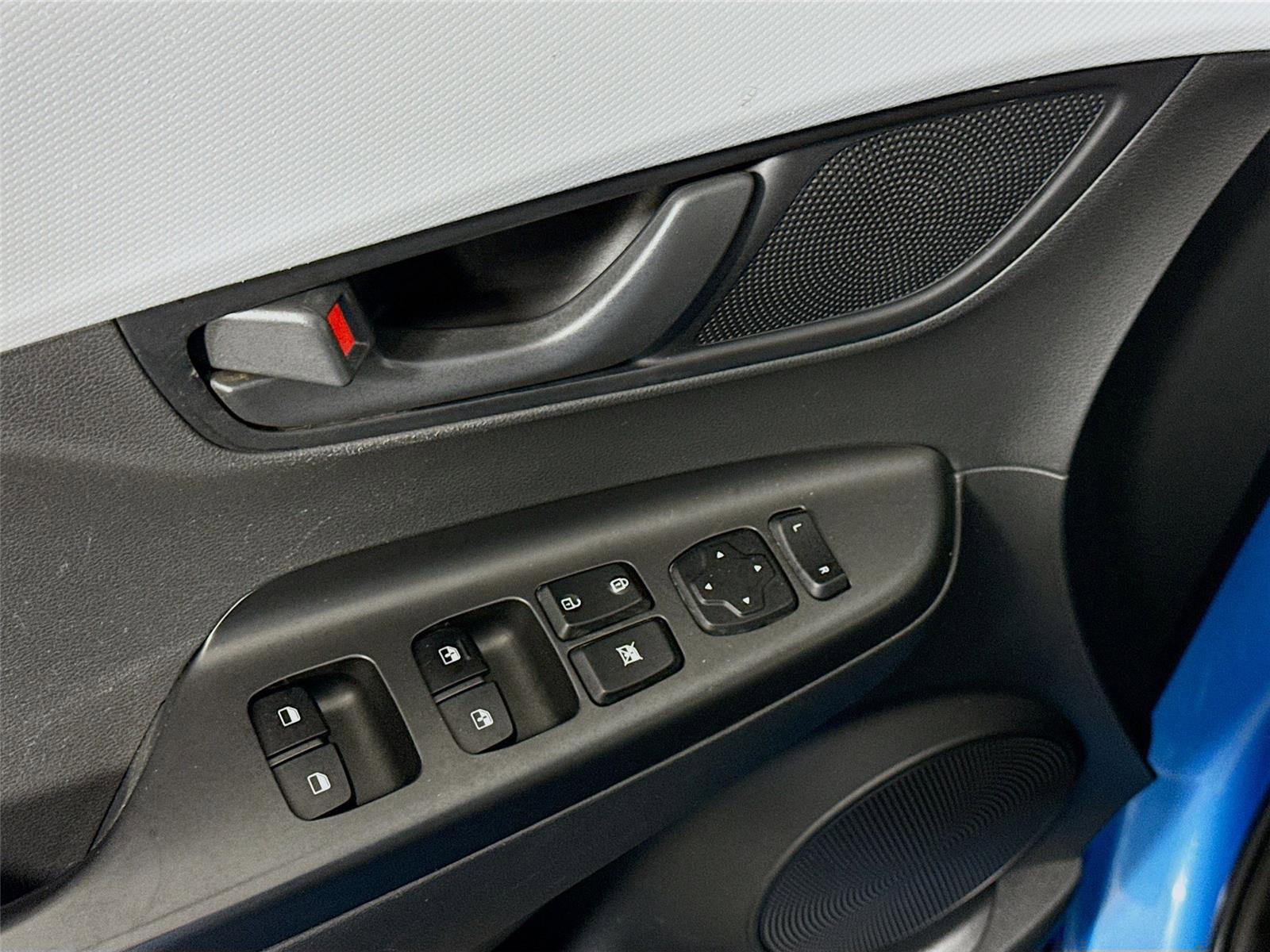 Used 2020 Hyundai Kona SEL image 11