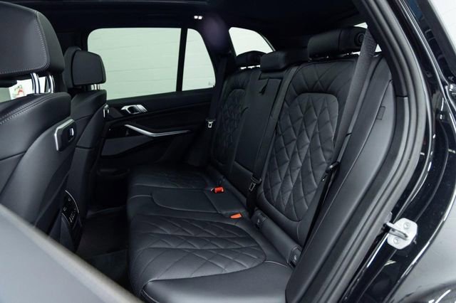 New 2026 BMW X5 xDrive40i w/ M Sport Package image 25