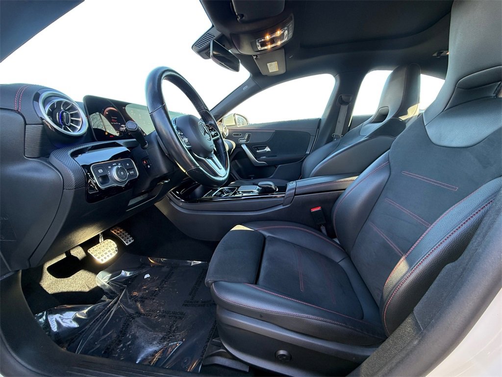 Used 2023 Mercedes-Benz CLA 250 4MATIC image 9