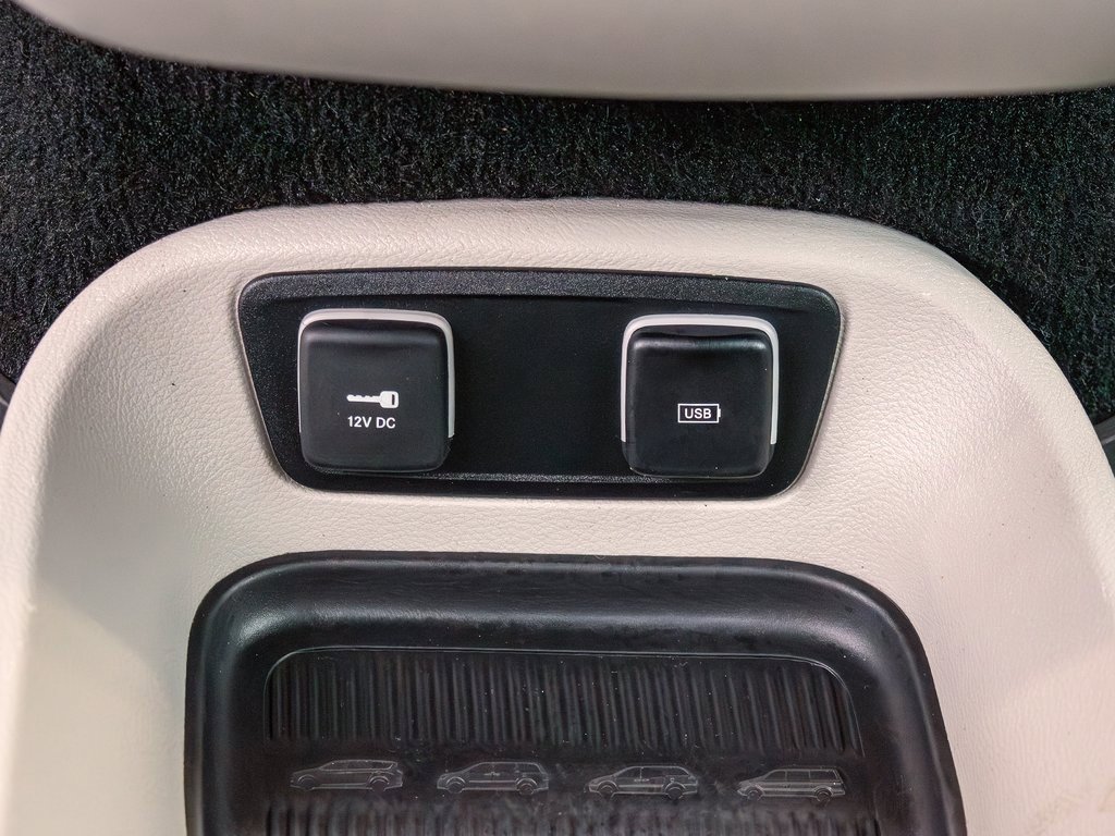 Used 2018 Chrysler Pacifica Limited image 22