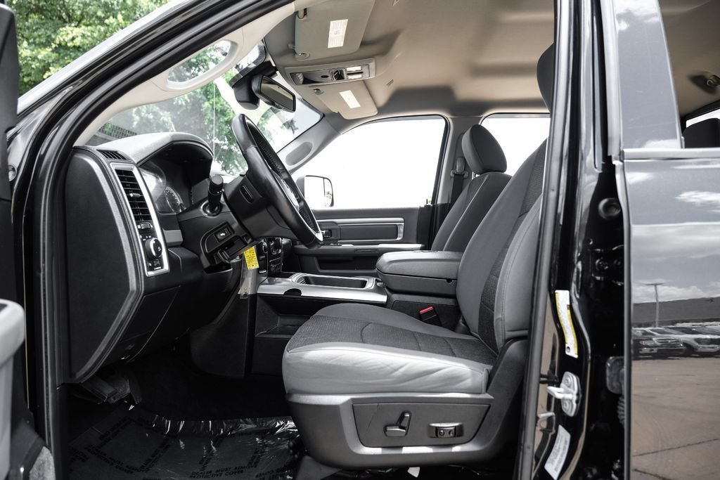 Used 2017 RAM 3500 Big Horn AWD/4WD image 3