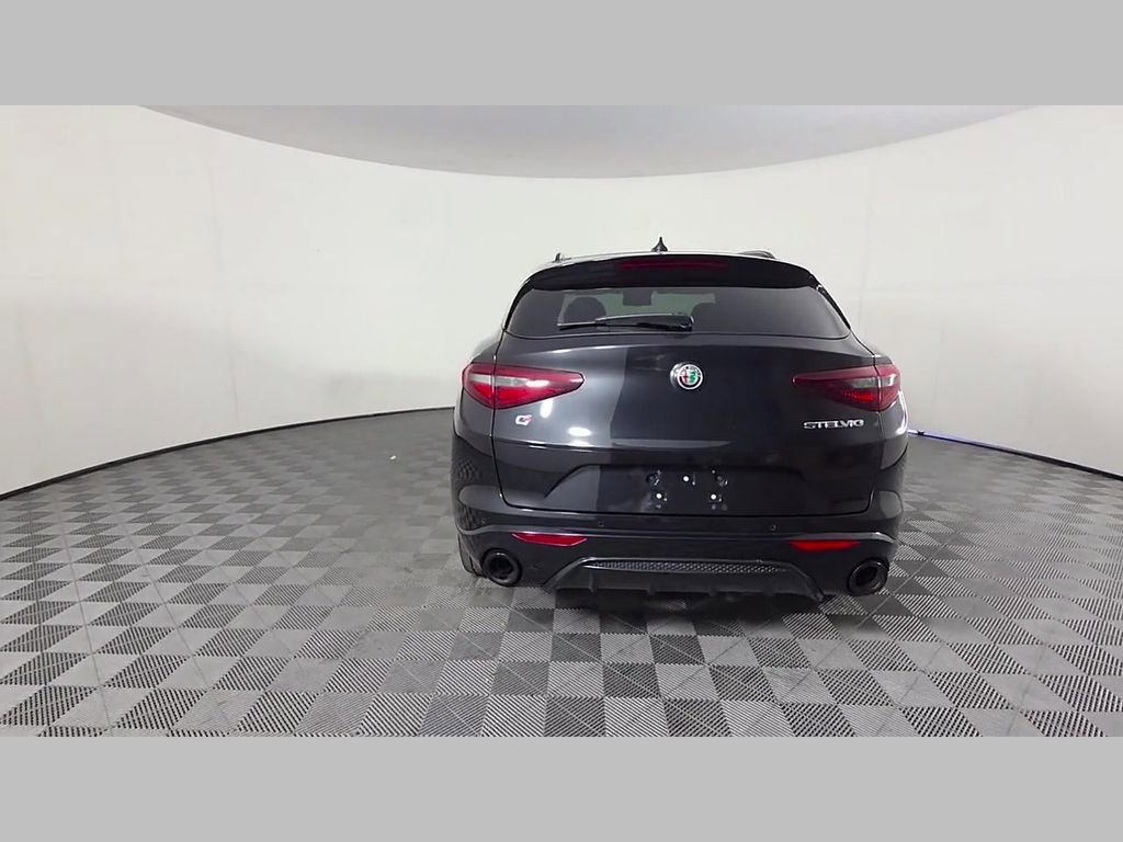 Used 2022 Alfa Romeo Stelvio Veloce AWD/4WD image 40